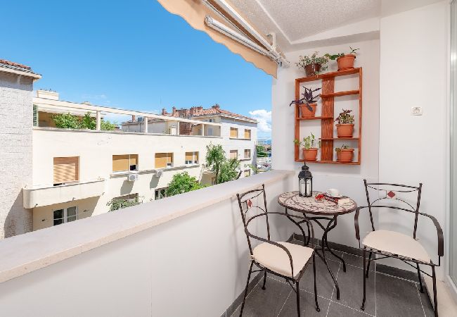 Apartment in Split - Central 76m2 airy stylish apartment with balcony 