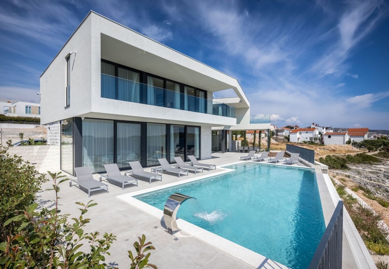 Villa in Zecevo Rogoznicko - Seafront Villa Serenum with private Pool and Sea View 