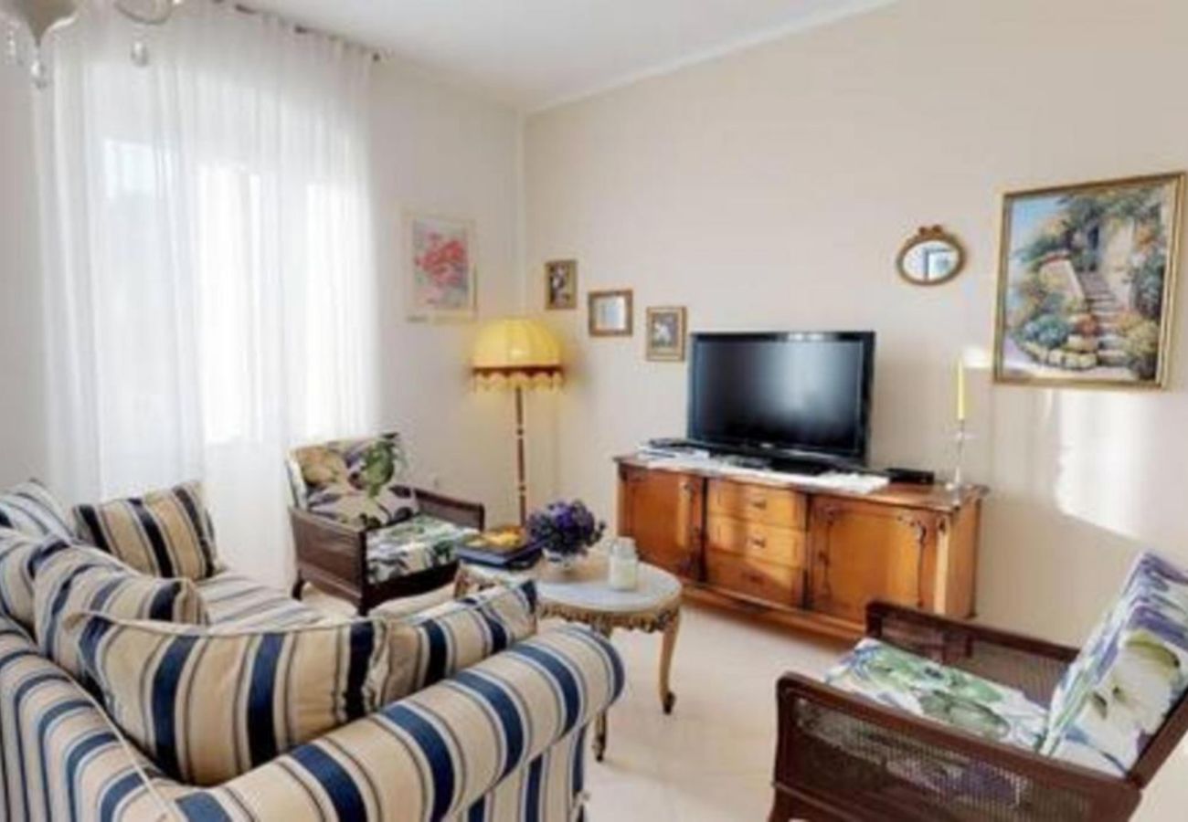 Apartment in Jelsa - Radovani Luxury Seafront Apartment