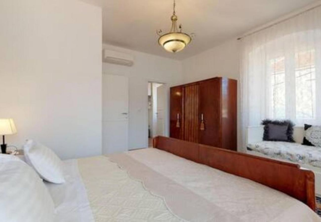 Apartment in Jelsa - Radovani Luxury Seafront Apartment