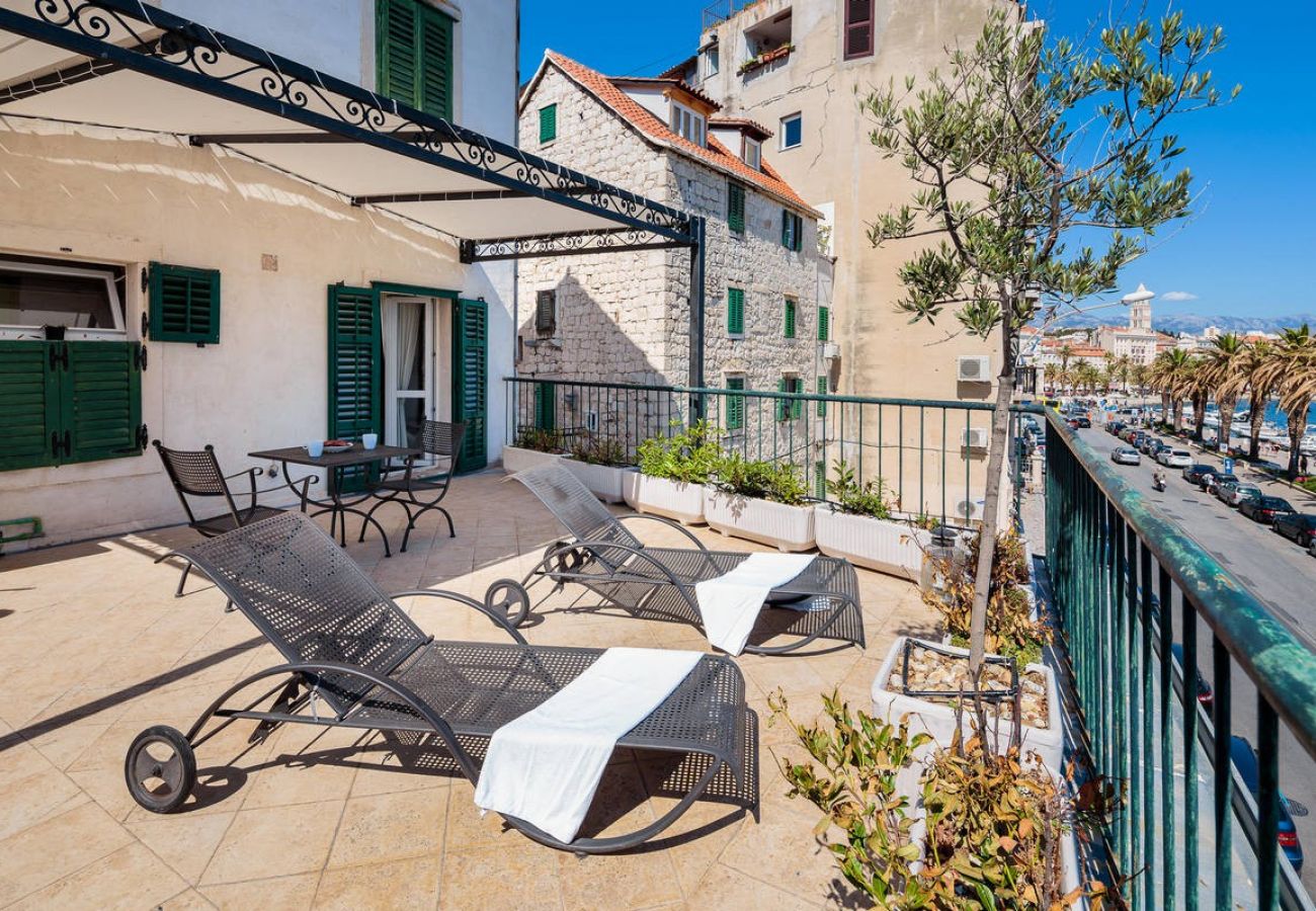 Apartment in Split - Romantic studio Augustea with big terrace 