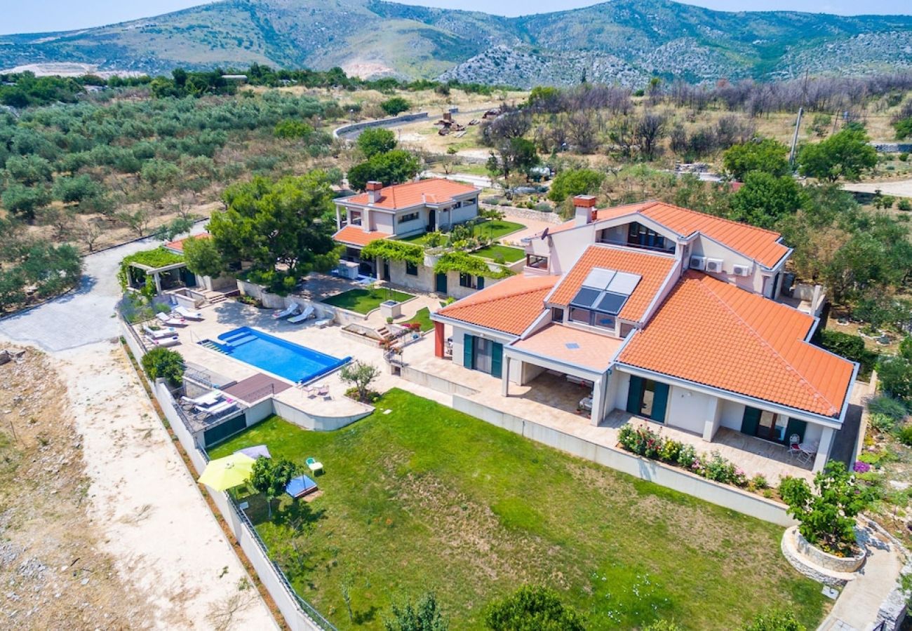 Villa in Kaštel Novi - Villa Olive Grove 