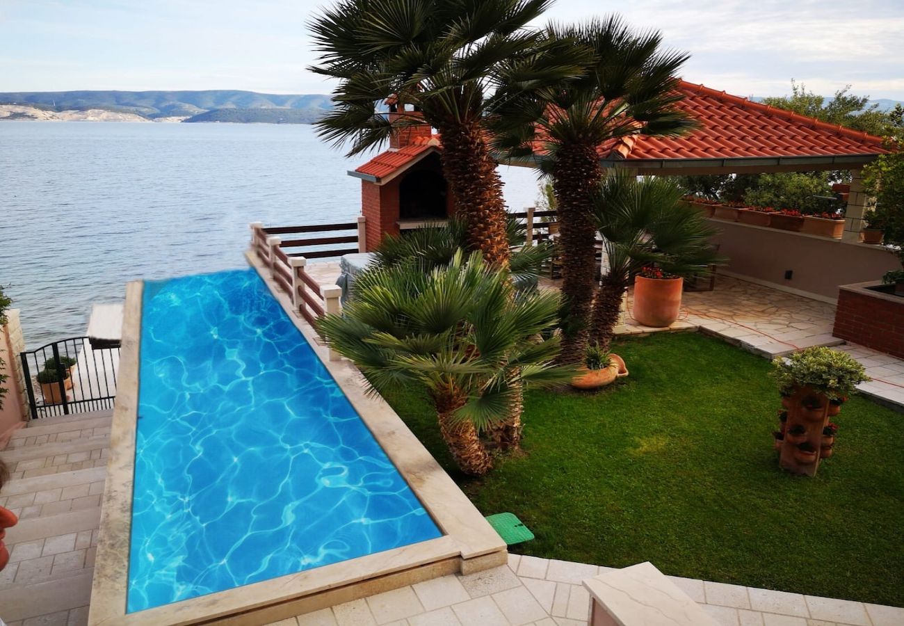 Villa in Lokva Rogoznica - Seaside Villa Purple Rain with private beach & Pool