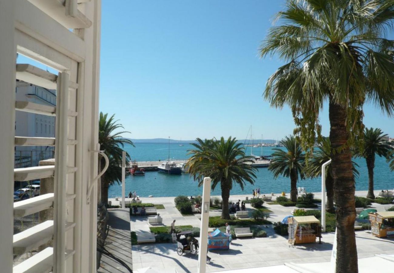 Apartment in Split - Valeria Apartment overlooking Riva promenade 
