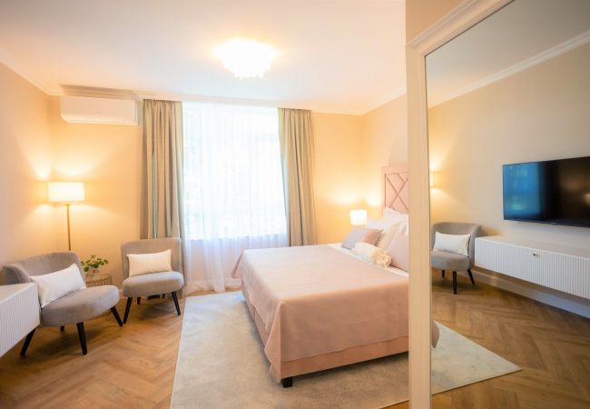 Rent by room in Split - City and Style Luxury Room 3