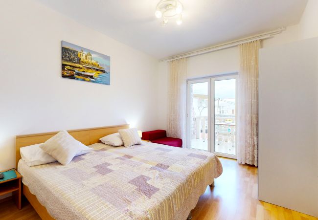 Apartment in Duce - Apartments by the beach App 4