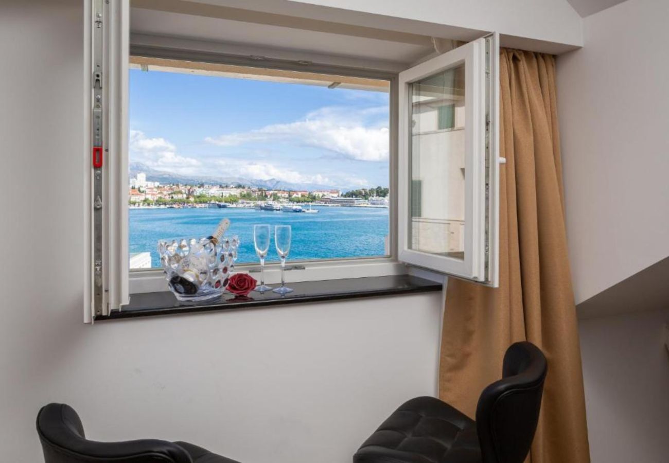 Apartment in Split - Double Room 4 with Jacuzzi @ Top Rooms Split